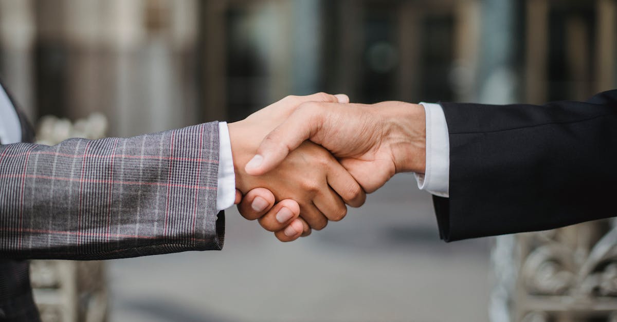découvrez l'art de la négociation : des stratégies efficaces, des conseils pratiques et des techniques éprouvées pour réussir vos échanges et atteindre vos objectifs. apprenez à convaincre, à persuader et à conclure des accords gagnant-gagnant.
