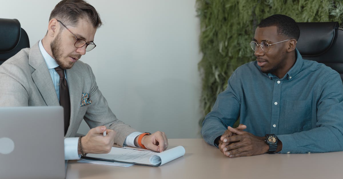 préparez-vous efficacement pour vos entretiens d'embauche grâce à nos conseils et astuces essentiels. découvrez comment répondre aux questions courantes, mettre en valeur vos compétences et impressionner vos recruteurs. ne laissez rien au hasard et maîtrisez l'art de l'entretien avec notre guide complet.