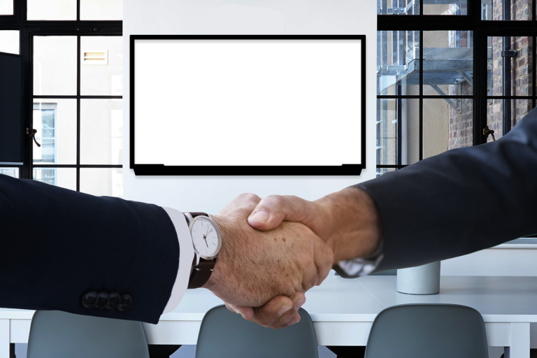découvrez les fondamentaux de la négociation, des techniques pratiques et des stratégies efficaces pour améliorer vos compétences en communication et parvenir à des accords win-win.